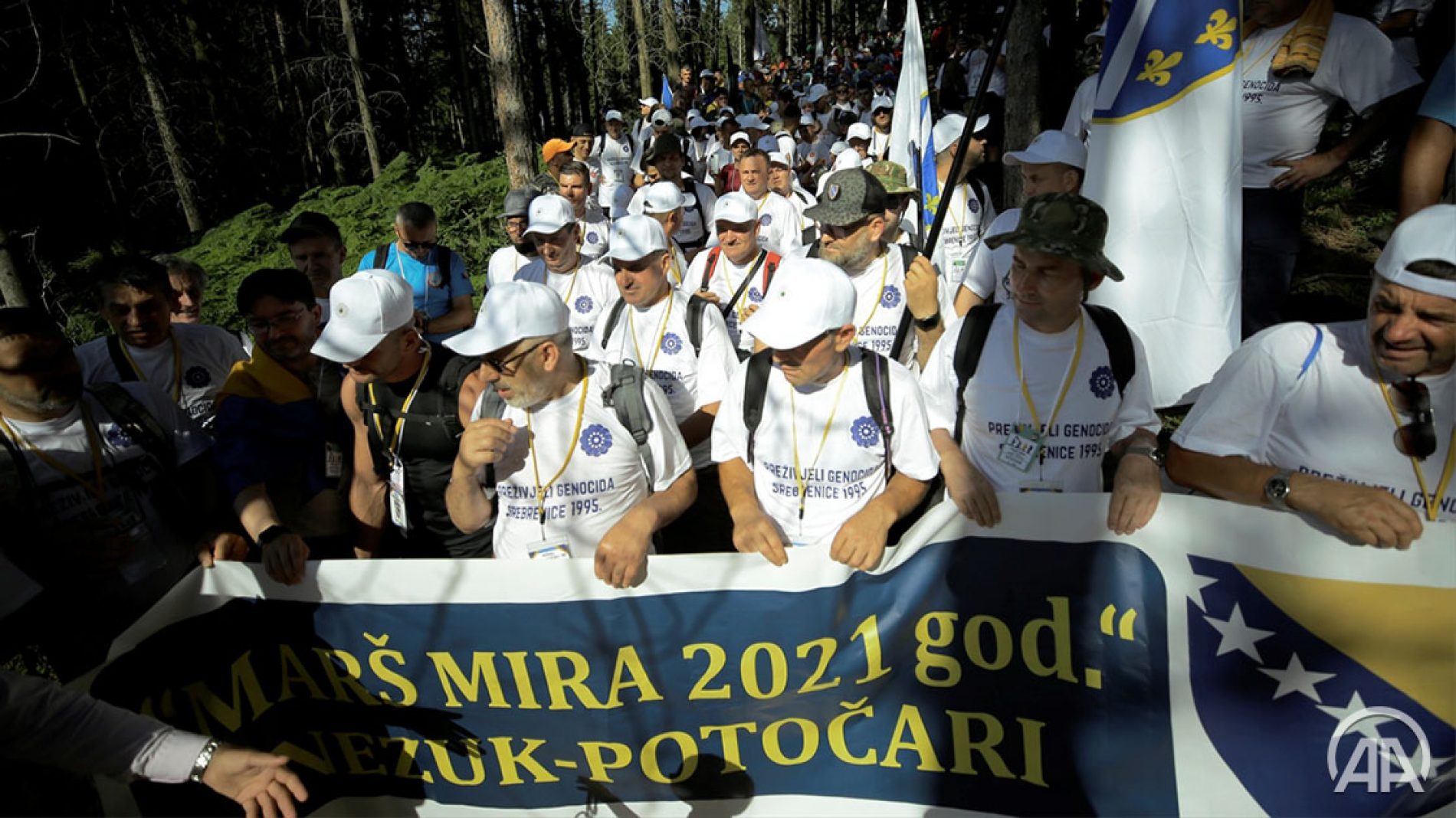 Hiljade ljudi odaju počast žrtvama genocida u Srebrenici