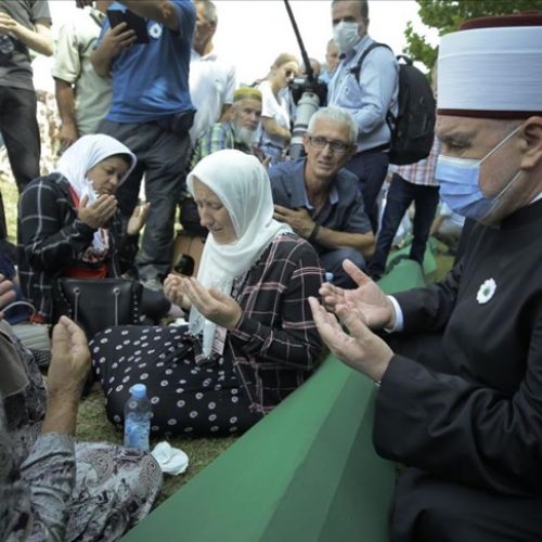 Kavazović u Srebrenici: Evropa i danas šuti i okreće glavu na negiranje genocida u Bosni i Hercegovini