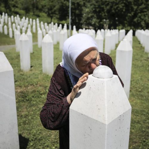 Svjetski jevrejski kongres odbacio izvještaj Komisije RS o Srebrenici; Komitet za Auschwitz podržao zabranu negiranja genocida