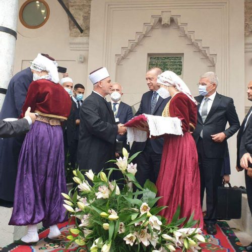 Predsjednik Turske Erdogan i reisu-l-ulema Kavazović svečano otvorili Baščaršijsku džamiju