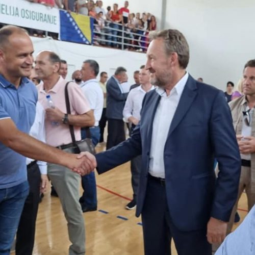 Bihać: U MZ Orašac svečano otvorena novoizgrađena sportska dvorana