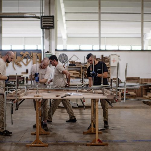 Kako je jedna porodica napravila čudo usred Bosne, fabriku luksuznog dizajnerskog namještaja koji je postao svjetski hit