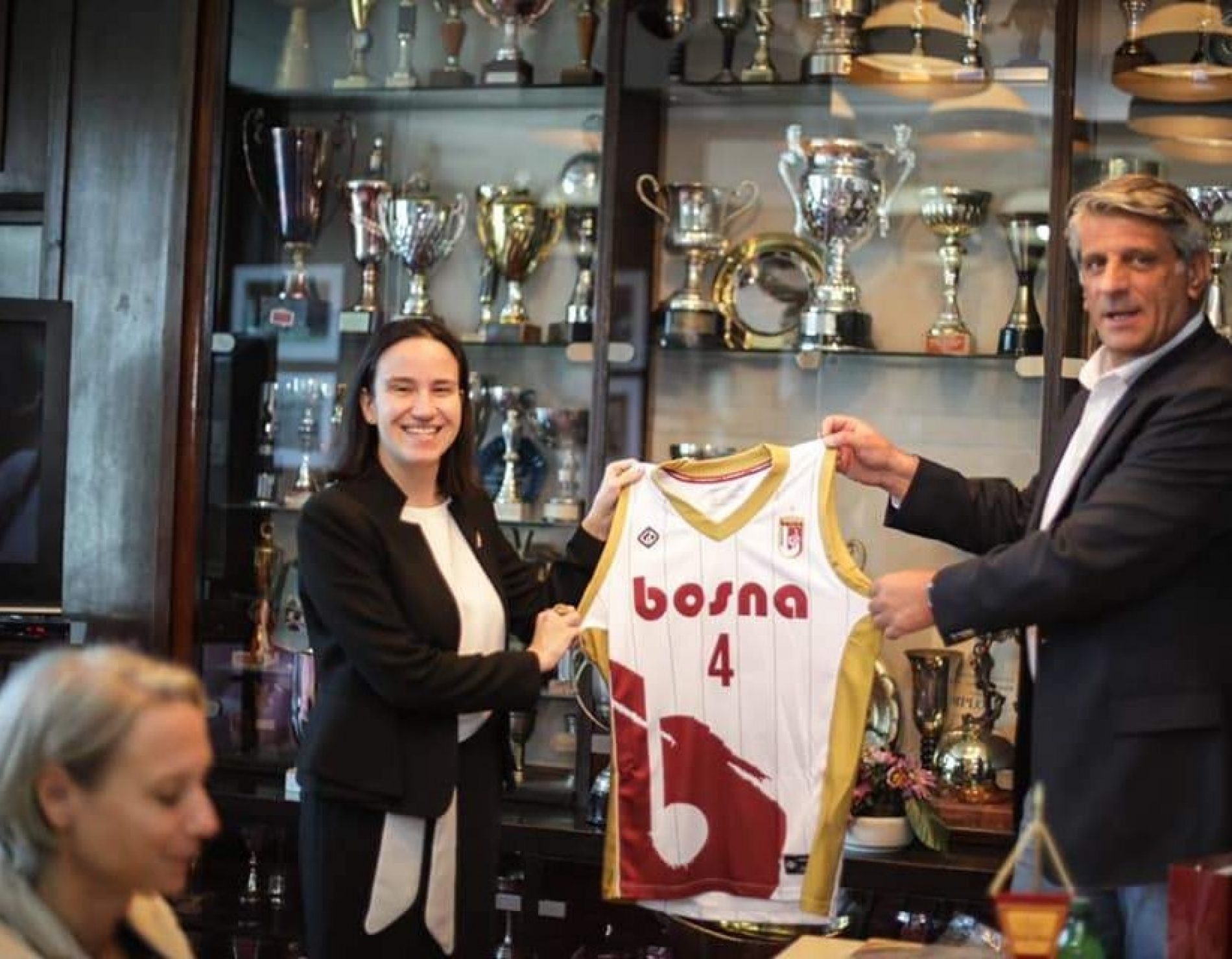 Gradonačelnica Karić posjetila Košarkaški klub „Bosna Royal“