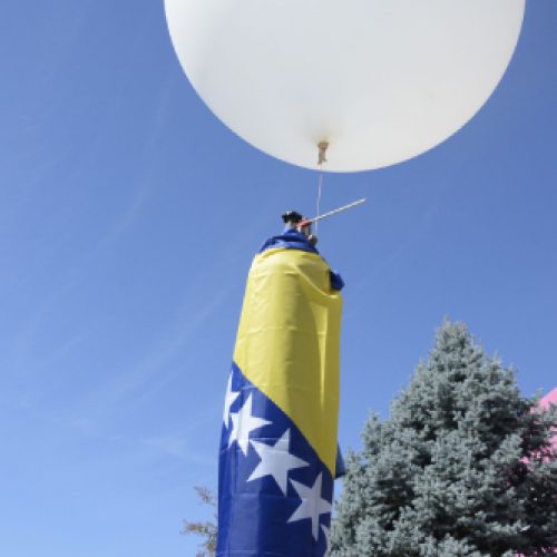Mladi bosanskohercegovački robotičari lansirali satelit u atmosferu