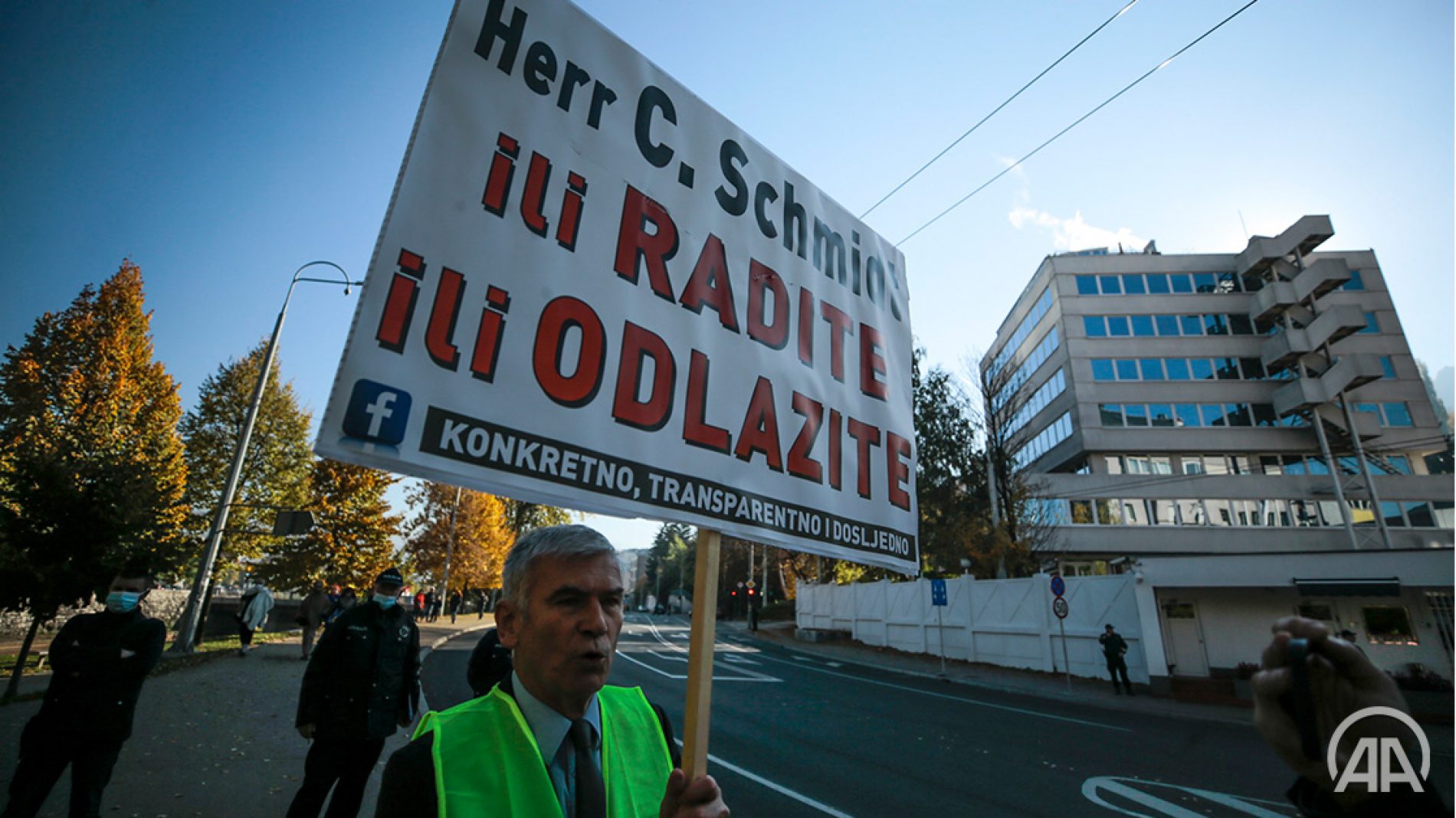 ‘Ili radite, ili odlazite’: Jasne poruke OHR-u sa protesta u Sarajevu