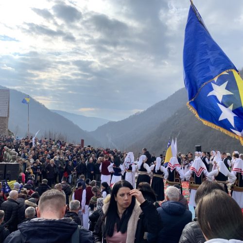Na Bobovcu obilježen Dan državnosti Bosne i Hercegovine: “Svi ljudi mogu i trebaju živjeti zajedno”