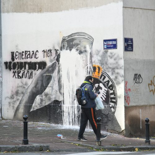 Beograd: Uništen mural ratnom zločincu
