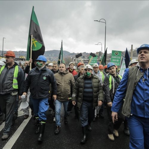 Sarajevo: Stotine rudara protestuje ispred Vlade Federacije BiH