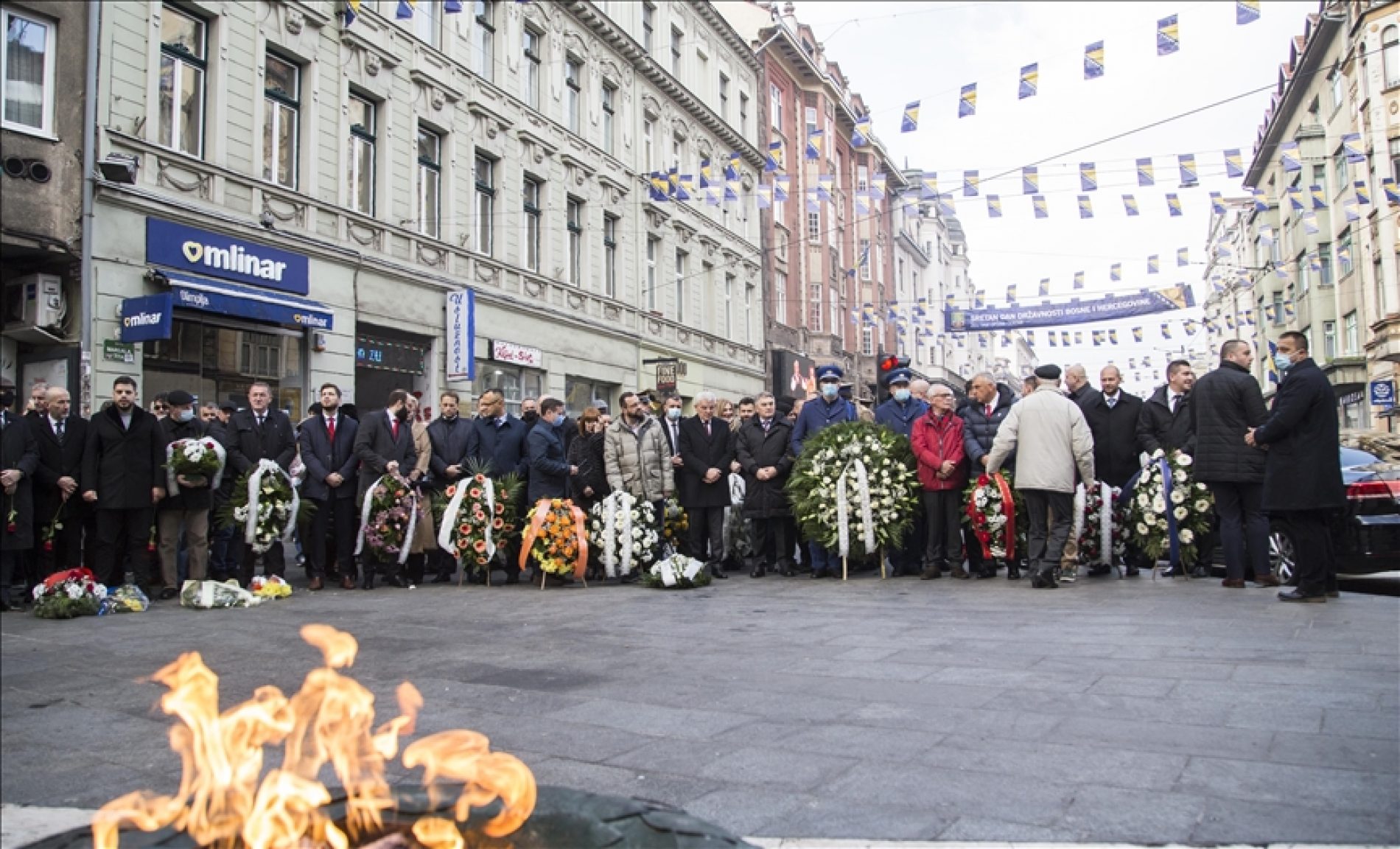 Sarajevo: Povodom Dana državnosti položeno cvijeće kod Vječne vatre