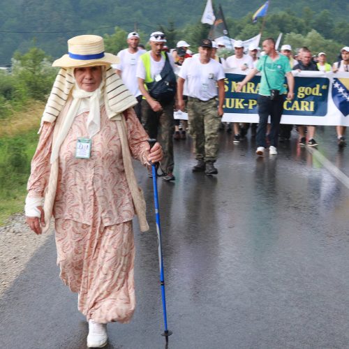 Umrla je Hasma Fejzić, starica sa čela kolone Marša mira
