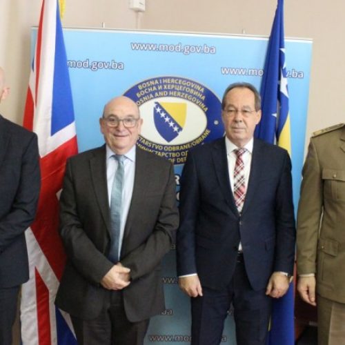 Peach: Vlada UK-a neće dozvoliti urušavanje jedinstvenih Oružanih snaga Bosne i Hercegovine