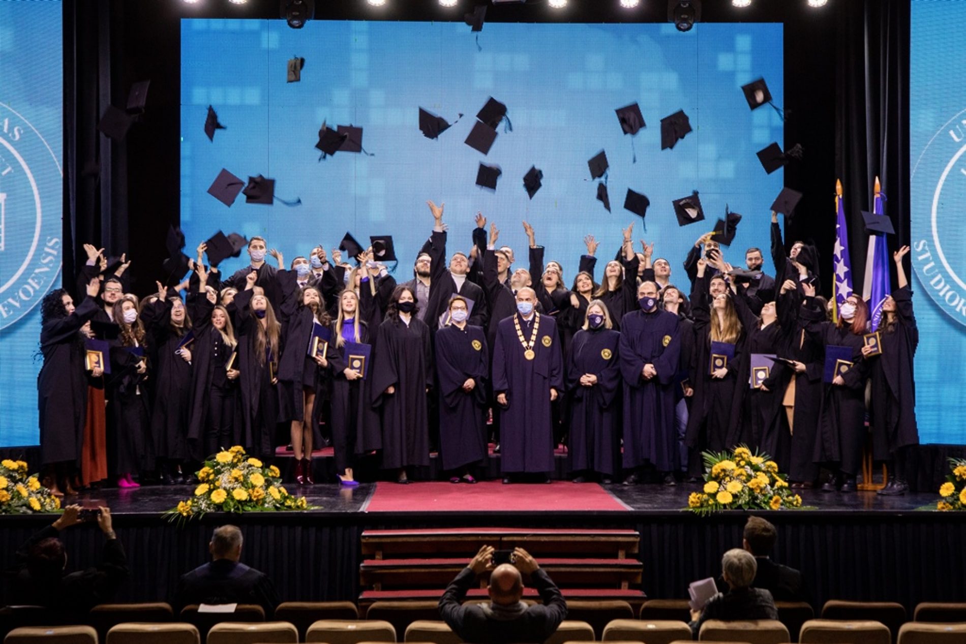 Univerzitet u Sarajevu promovirao 4868 diplomanata i magistranata!
