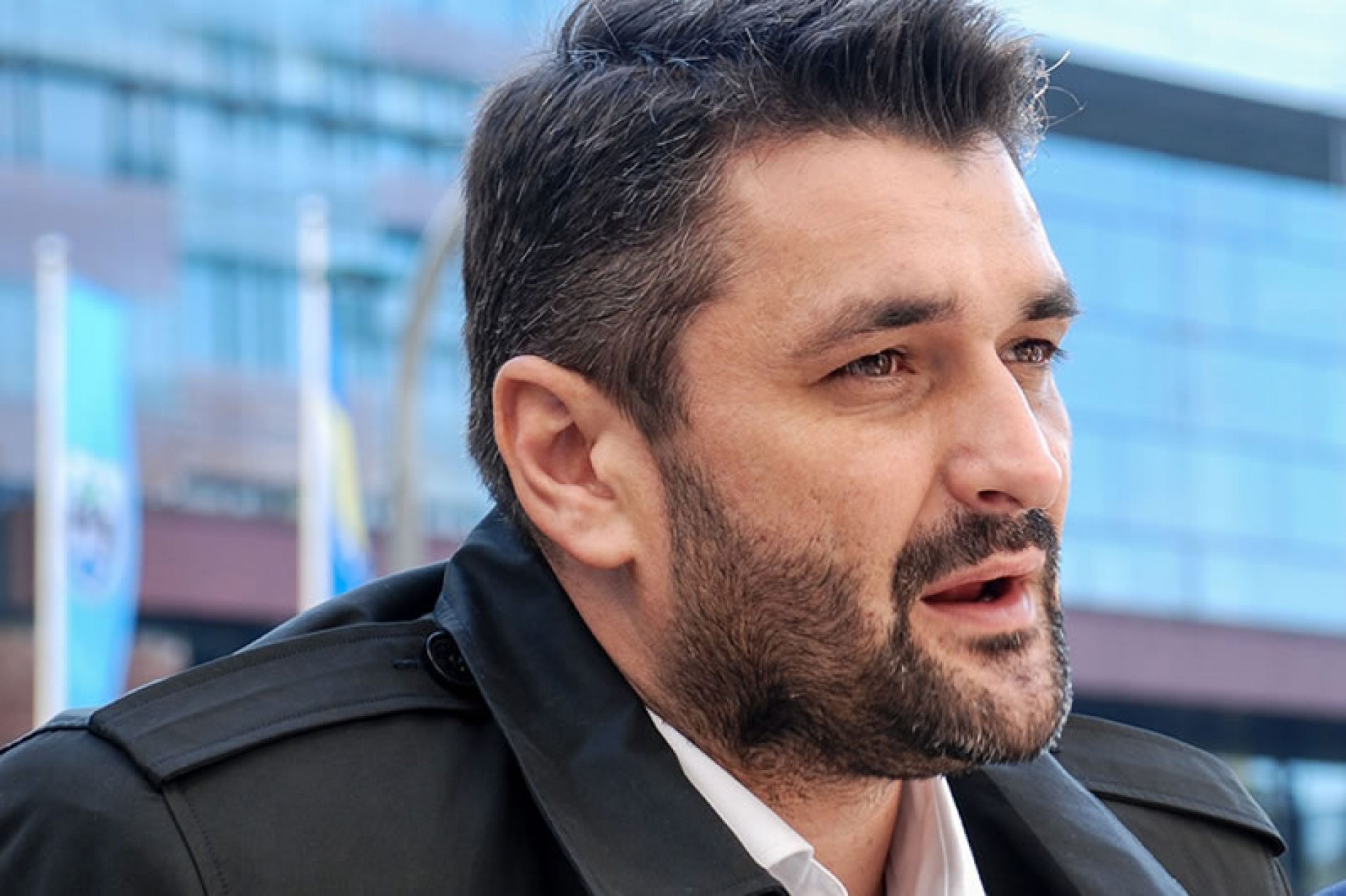 Emir Suljagić: Čekamo da Srbija između gusala i DNK tehnologije odabere DNK