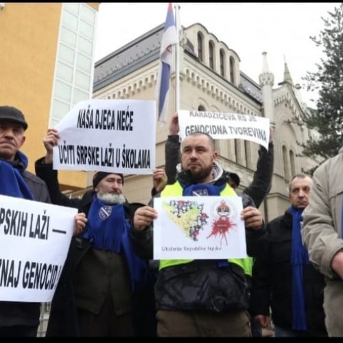 Protesti pred ambasadom Srbije 09.01.2022.