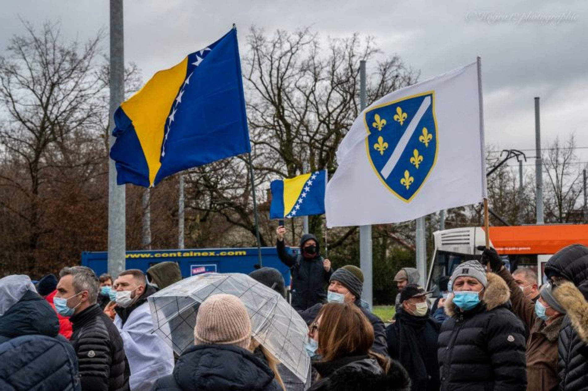 Poruke s protesta u Ženevi i Parizu: Svi smo spremni stati u odbranu suvereniteta i jedinstva Bosne i Hercegovine!
