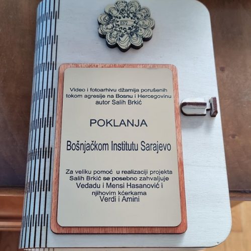 Novinar Salih Brkić svoju arhivu poklonio Bošnjačkom institutu