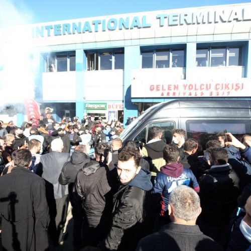 Bosanskog fudbalera Edina Višću na aerodromu u Trabzonu dočekali navijači njegovog novog kluba