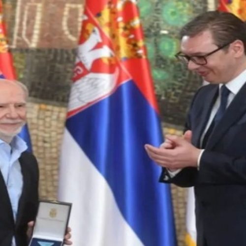 Vučić odlikovao pisca koji je Karadžiću govorio: “U Sarajevu treba sve pobiti”