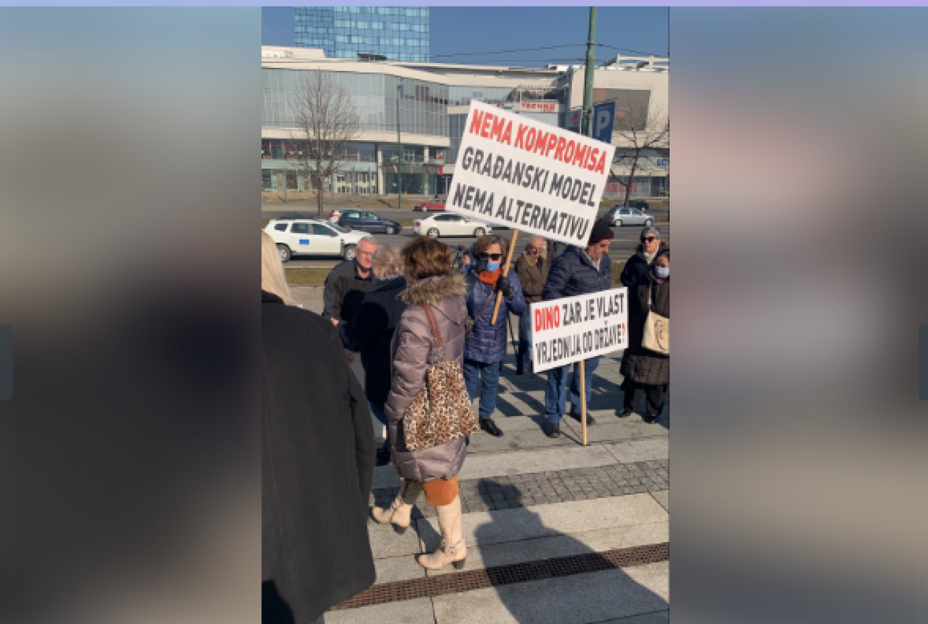 Protesti u Sarajevu: “Dino, zar je vlast vrijednija od države”. “Angelina Eichhorst persona non grata”