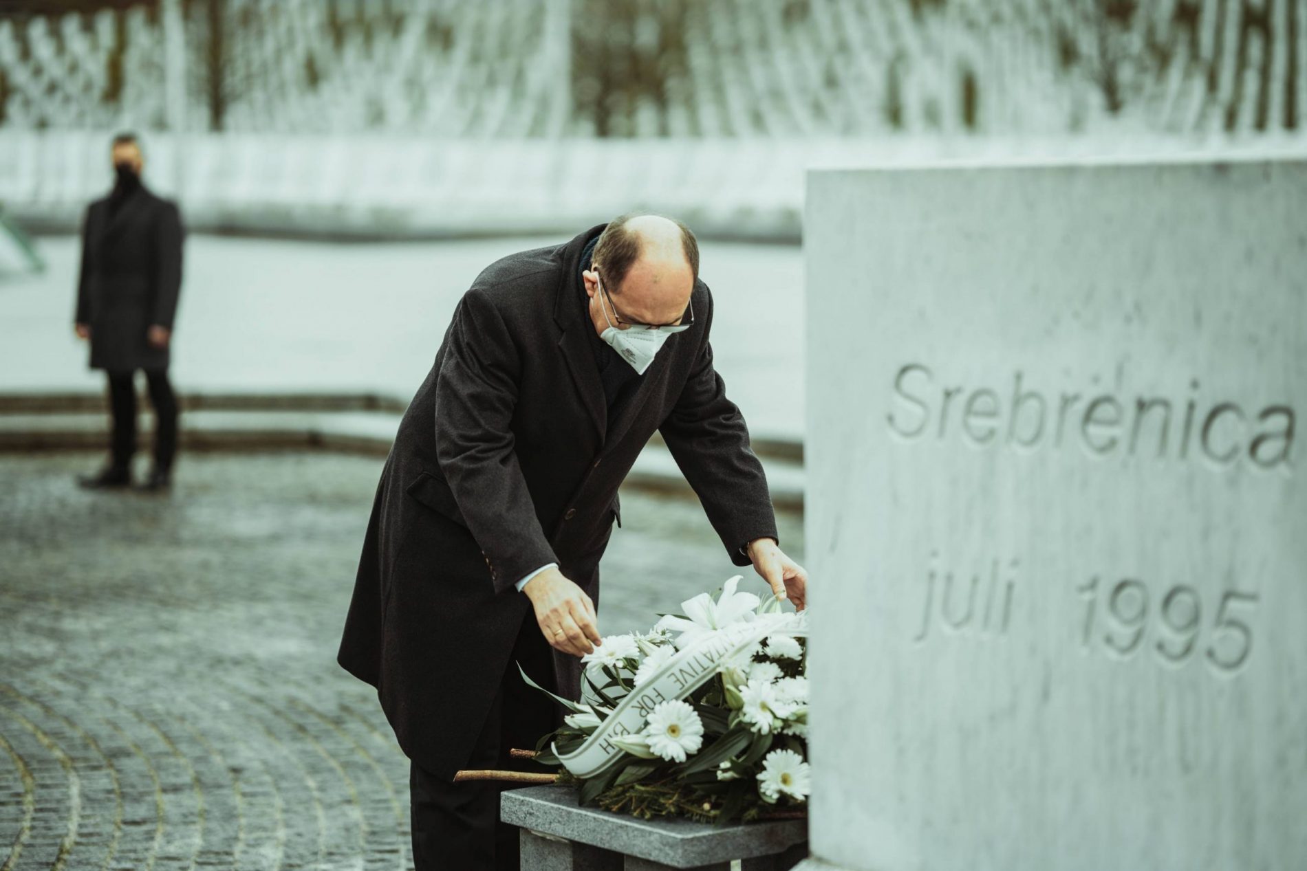 Schmidt u Srebrenici: Ne dozvolimo da se sjećanje na žrtvu okalja ili negira