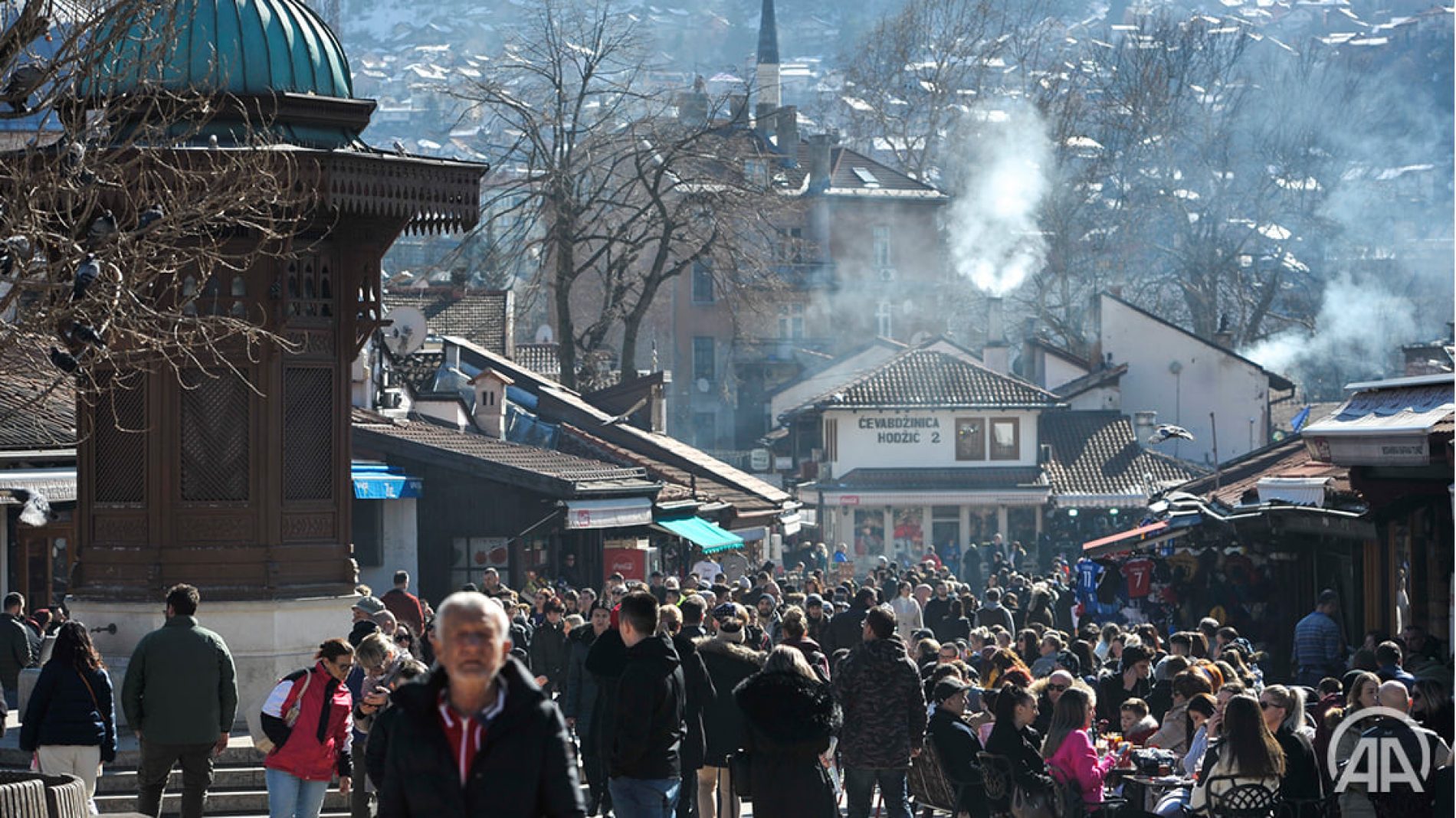 Sunčano i toplo vrijeme izmamilo brojne šetače u Sarajevu