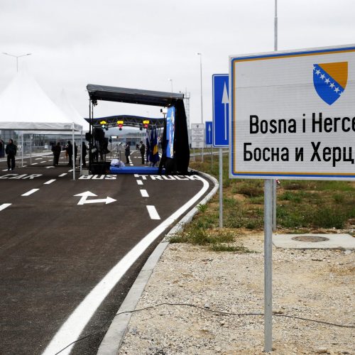 Dalmatinsko turističko opremanje provodi se u bosansko-hercegovačkim dućanima: ‘Ispada da je kod susida isplativije’