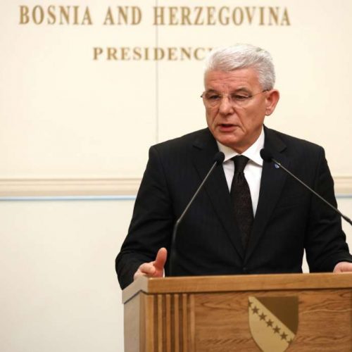 Džaferović osudio prijetnje smrću visokom predstavniku izrečene na skupu u Banjoj Luci
