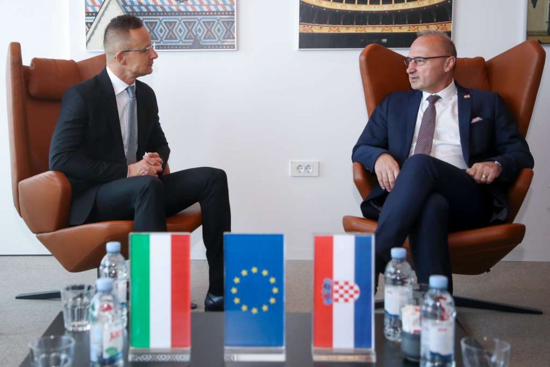 Mađarski ministar u Zagrebu: Dao podršku Čovićevim zahtjevima i Dodiku