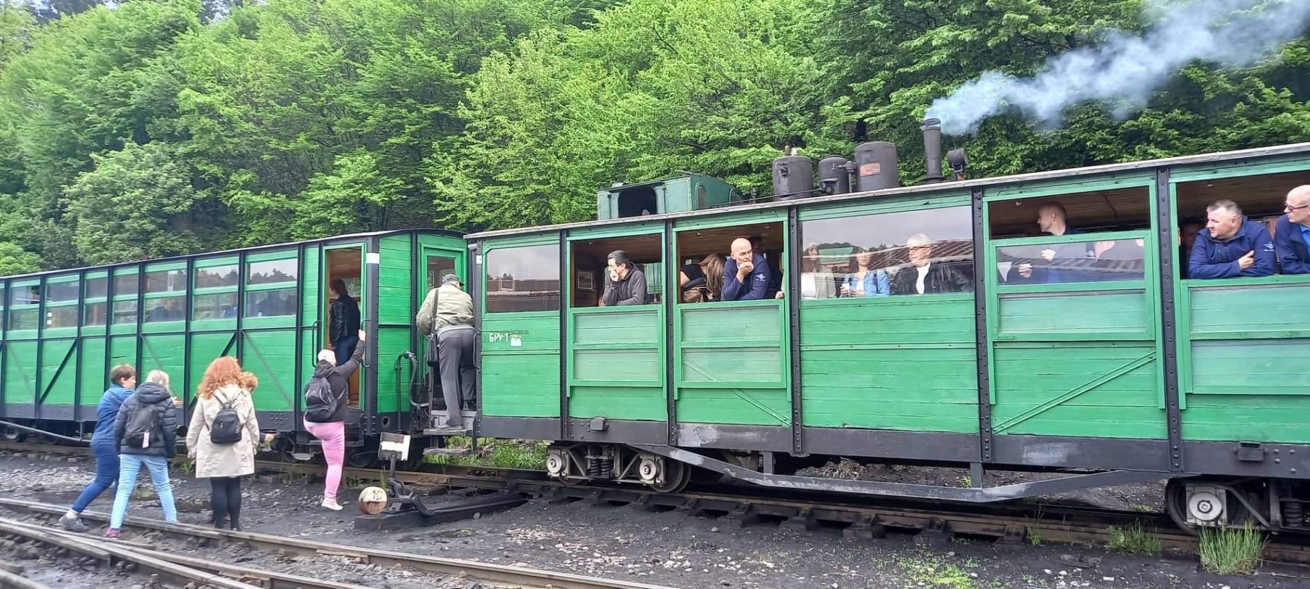 Foto-safari u Banovićima okuplja ljubitelje parnih lokomotiva