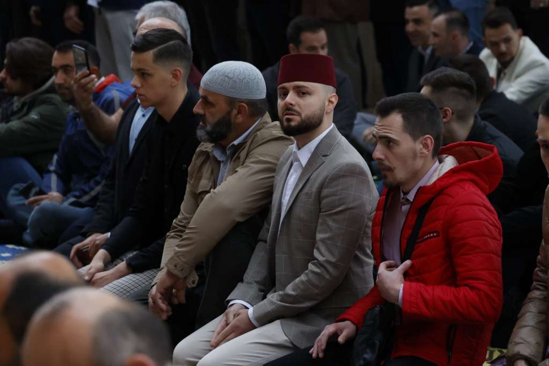 Muslimani obilježavaju Ramazanski bajram: Centralna bajramska svečanost u GHB džamiji u Sarajevu