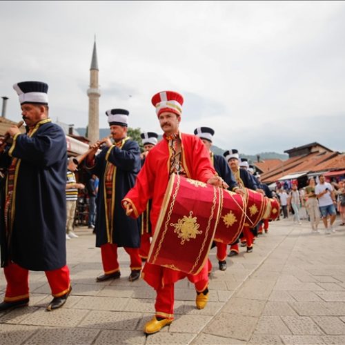Sarajevo: Tradicionalni turski vojni orkestar “Mehter“ održao koncert na Baščaršiji