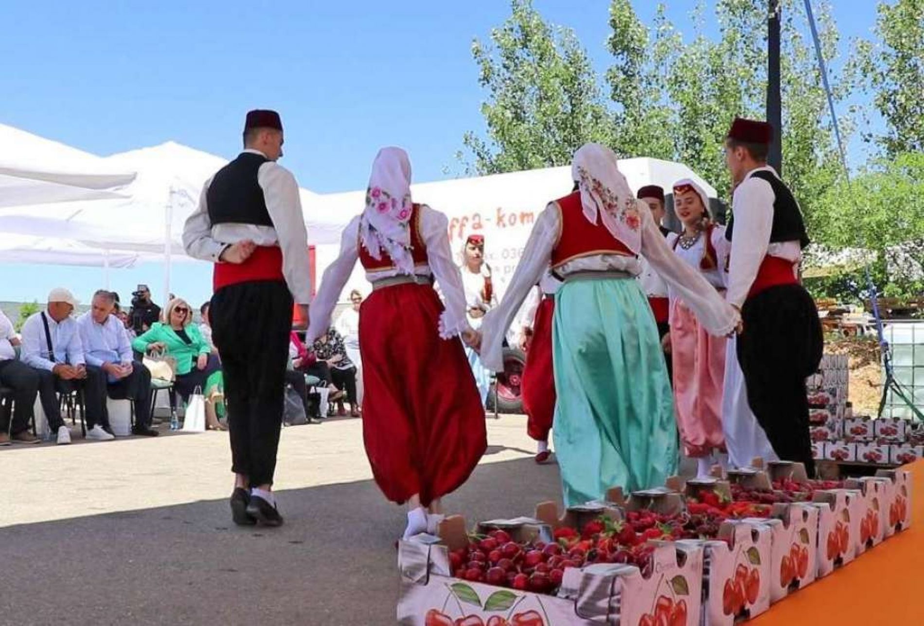 Oko 300 izlagača na ovogodišnjim ‘Danima trešnje’ u Mostaru