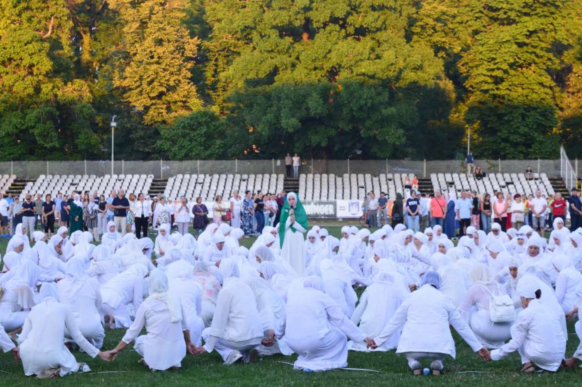 U Bihaću osmi ‘Performans 8372’ u znak sjećanja na žrtve genocida u Srebrenici