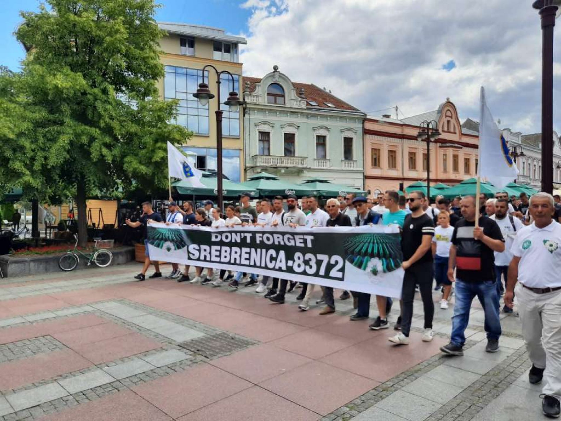 Brčko – Maršom i prigodnim programom obilježena 27. godišnjica genocida u Srebrenici