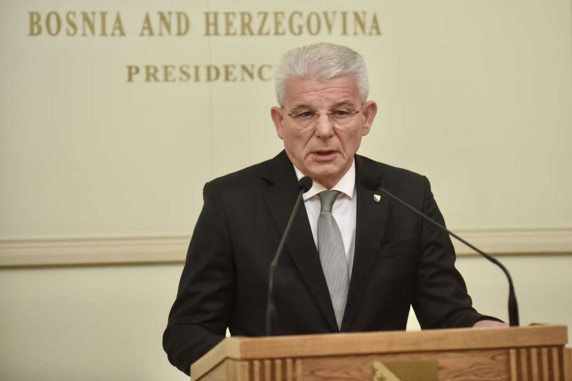 Džaferović: Neka međunarodna zajednica osudi prijetnje HDZ-a, a ne da popušta pred njima