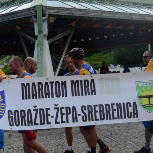 Učesnici maratona Goražde-Žepa-Srebrenica odali počast žrtvama genocida