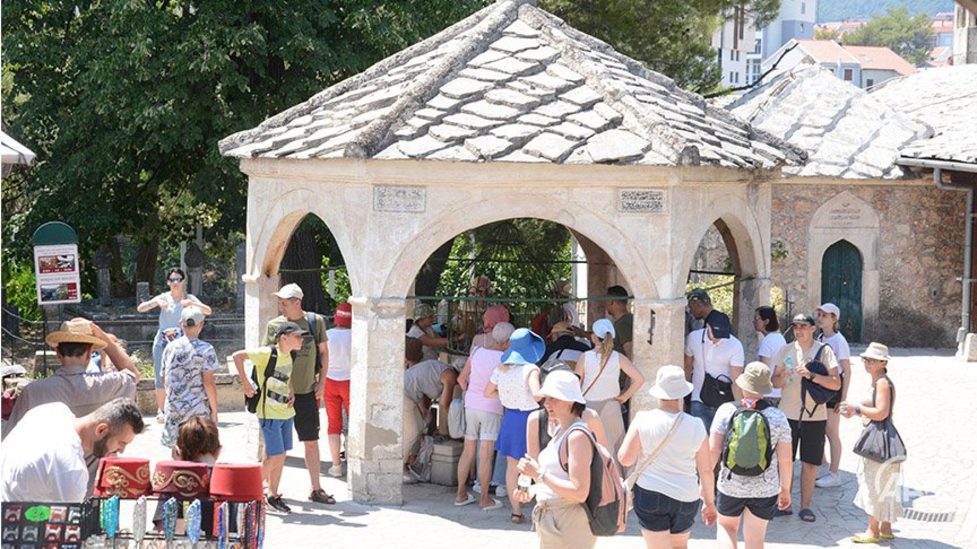 Toplotni val u Hercegovini: Turisti traže osvježenje u Neretvi
