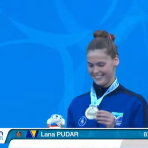 Pogledajte Laninu utrku i dodjelu medalja! Našoj plivačici čestitali istaknuti bosanski sportisti