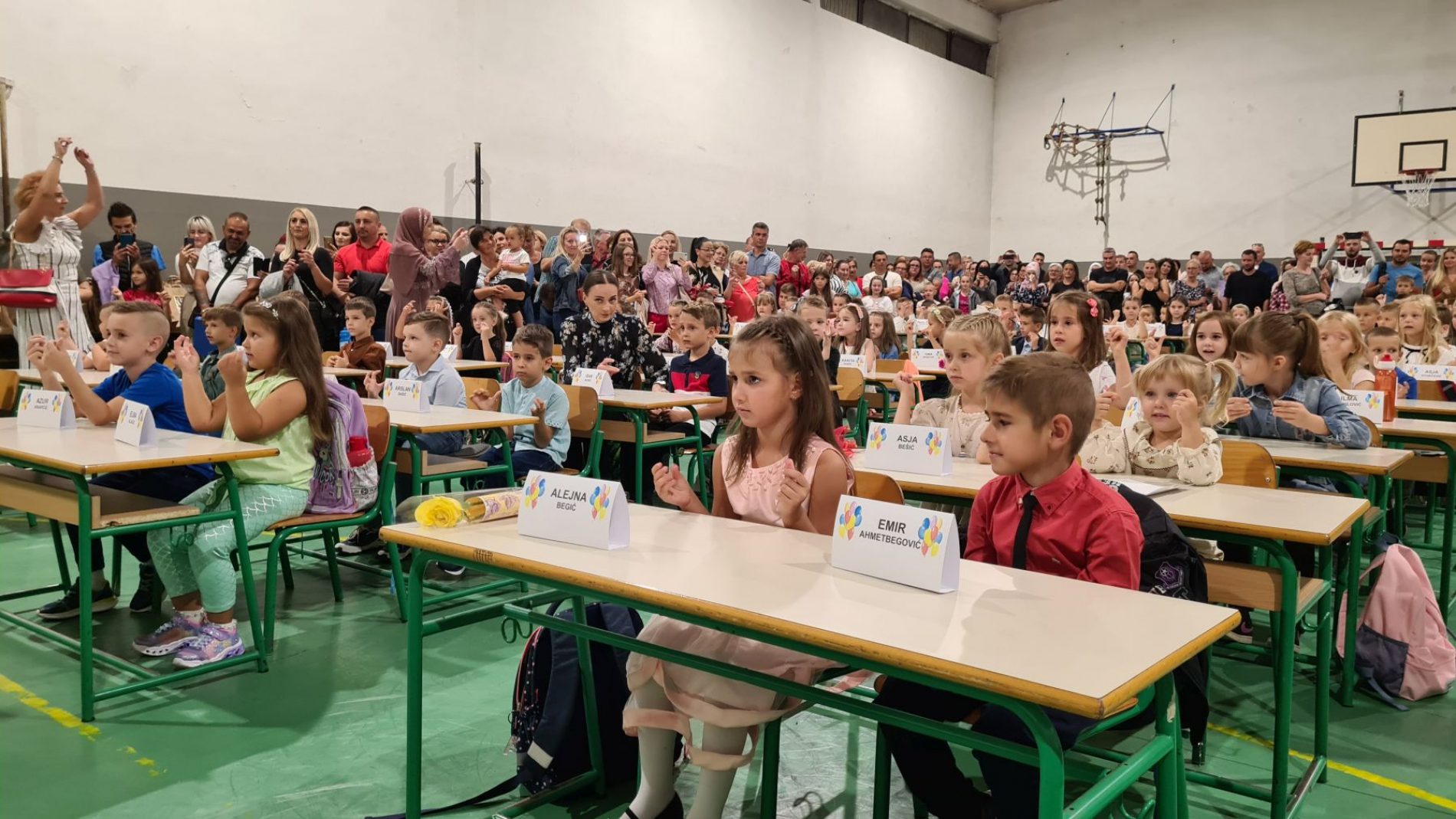 Počela nova školska godina – povećan broj prvačića u ZDK i USK