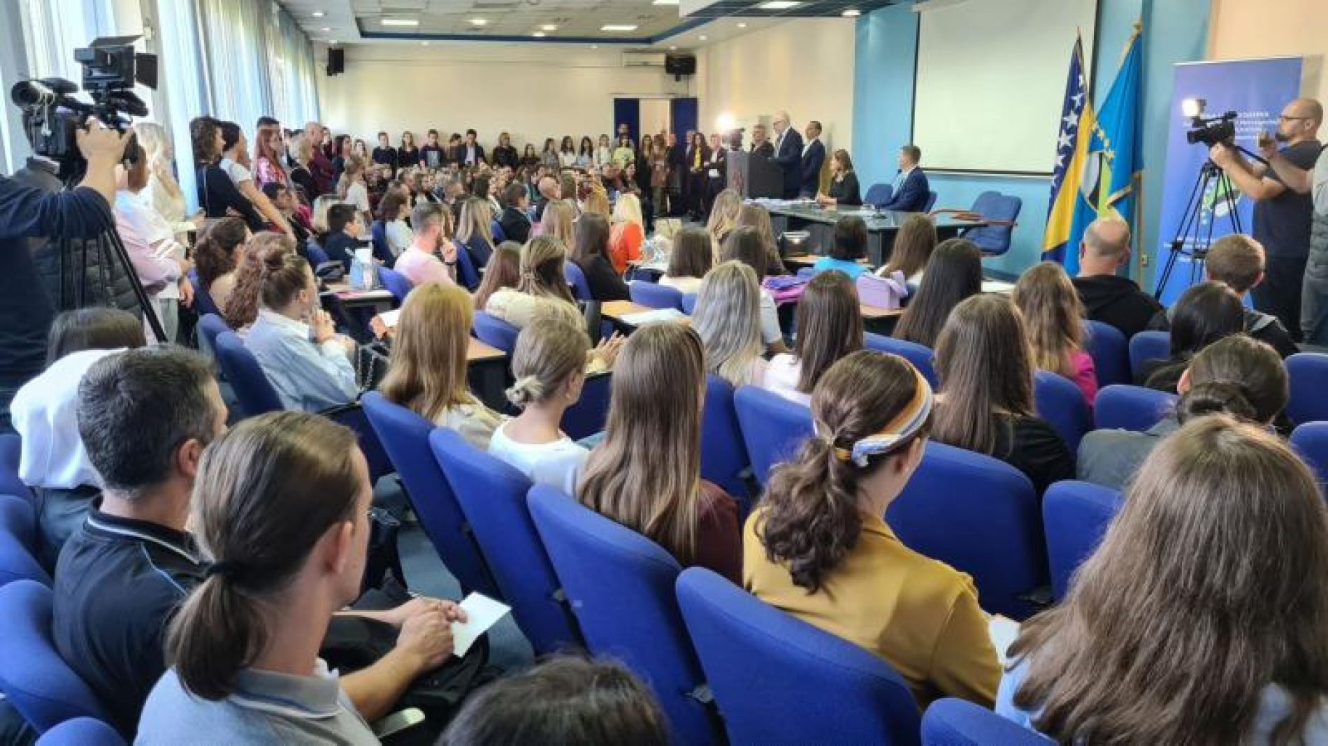 Vlada Tuzlanskog kantona nagradila najbolje učenike i studente