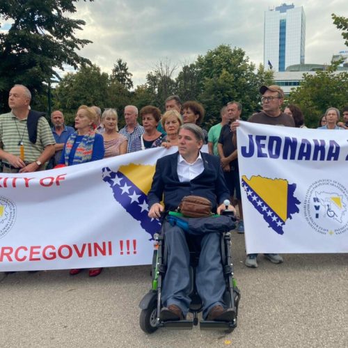 Protest ispred OHR-a: Mi smo svi građani Bosne i Hercegovine, kao takvi zaslužujemo državu jednakih prava
