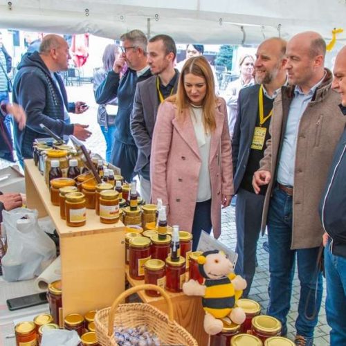 U Bihaću otvoren osmi Sajam pčelarstva i meda ‘Put zlata 2022’