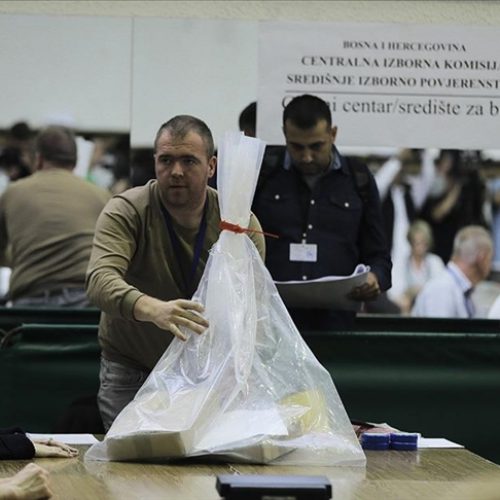 U Glavnom centru za brojanje : Pronađeni falsifikovani glasački listići, na svakom zaokružen Milorad Dodik!