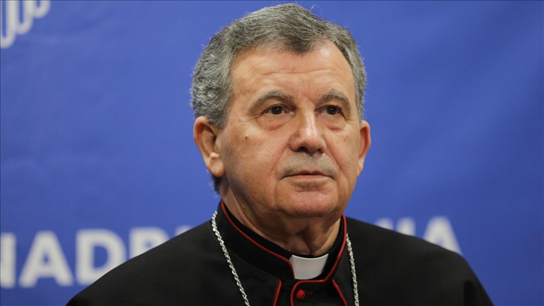Božićna poruka nadbiskupa Vukšića: Gladni, bolesni i beskućnici trebaju našu pomoć