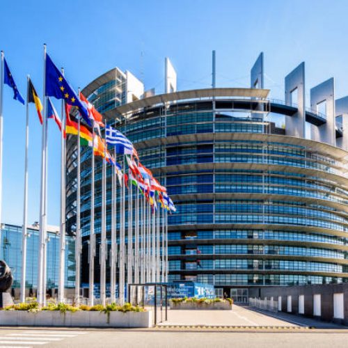 Evropski parlament traži sankcije za Dodika i proziva Šmita zbog nametnutih odluka
