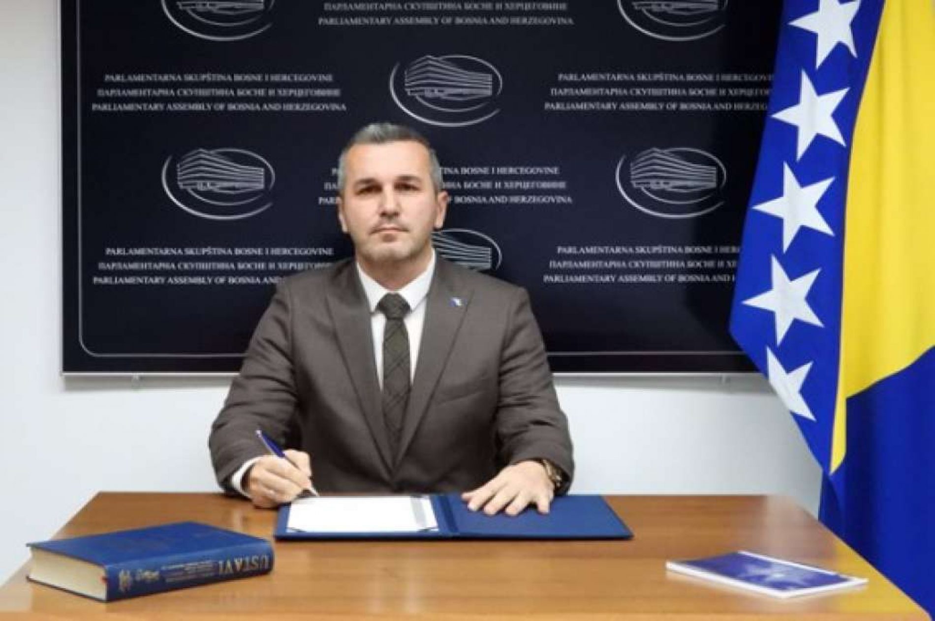 Čaušević: Konaković će zbog svoje ministarske fotelje Bošnjake od većine svesti na političku manjinu