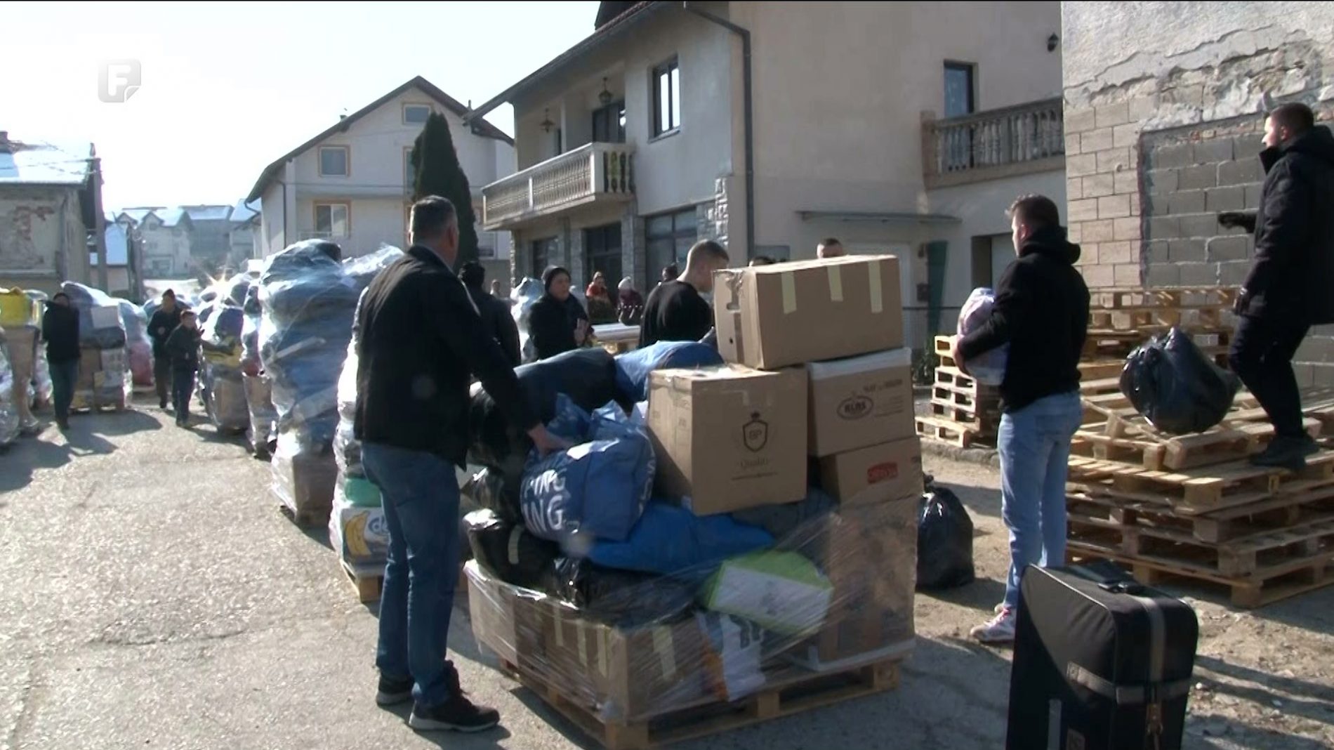 U Bugojnu paketi humanitarne pomoći za Tursku i Siriju blokirali ulice