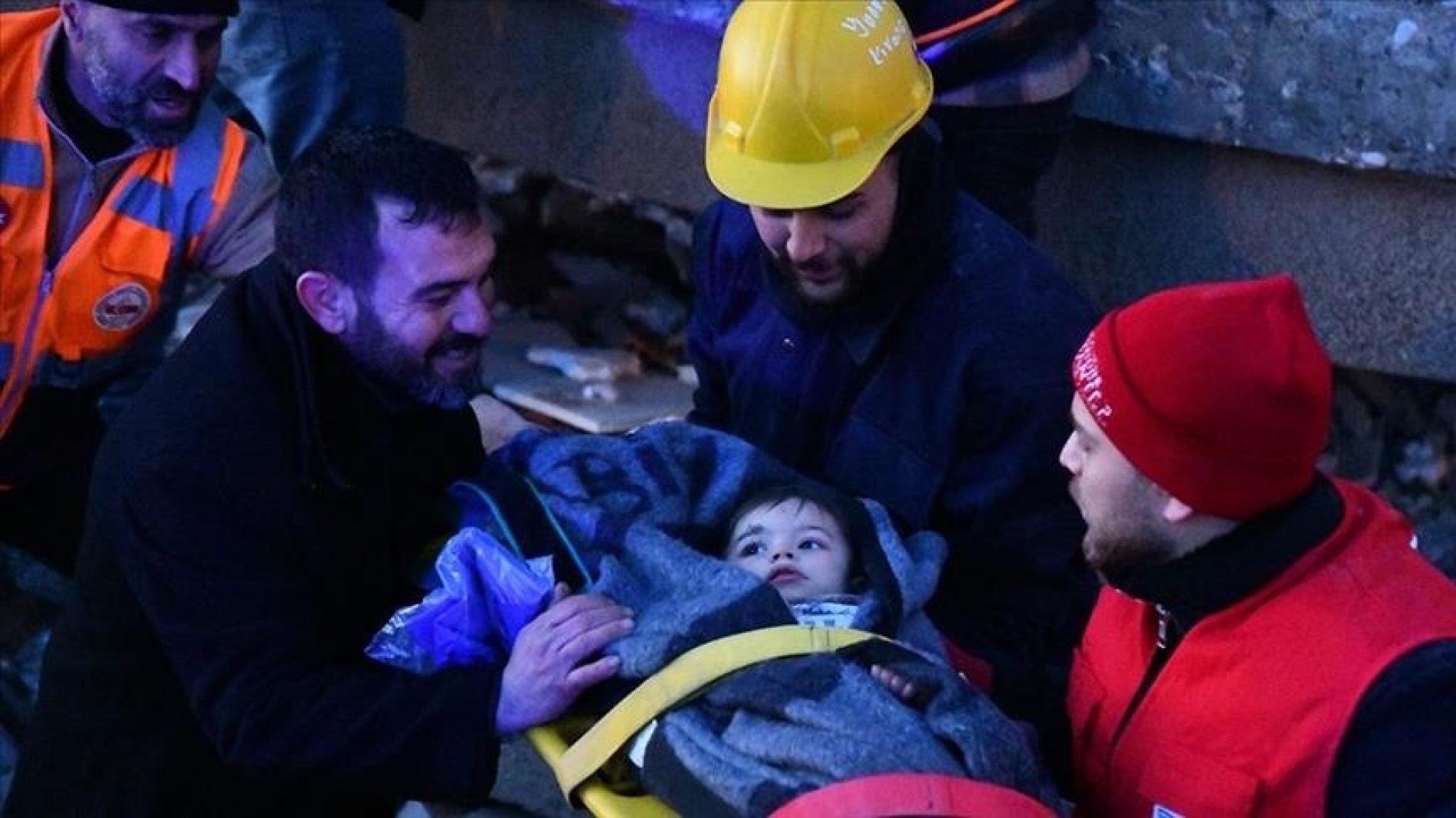Blizanci spašeni ispod ruševina 40 sati nakon zemljotresa u Gaziantepu