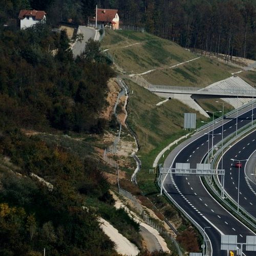 Najveći investicijski ugovor u posljednjih 30 godina u Bosni i Hercegovini: Potpisan ugovor o izgradnji dionice autoceste Medakovo – Ozimice