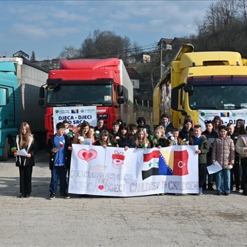 Osam šlepera natovarenih sa 33.540 paketića za djecu: Konvoj “Djeca djeci od srca“ krenuo za Tursku i Siriju –